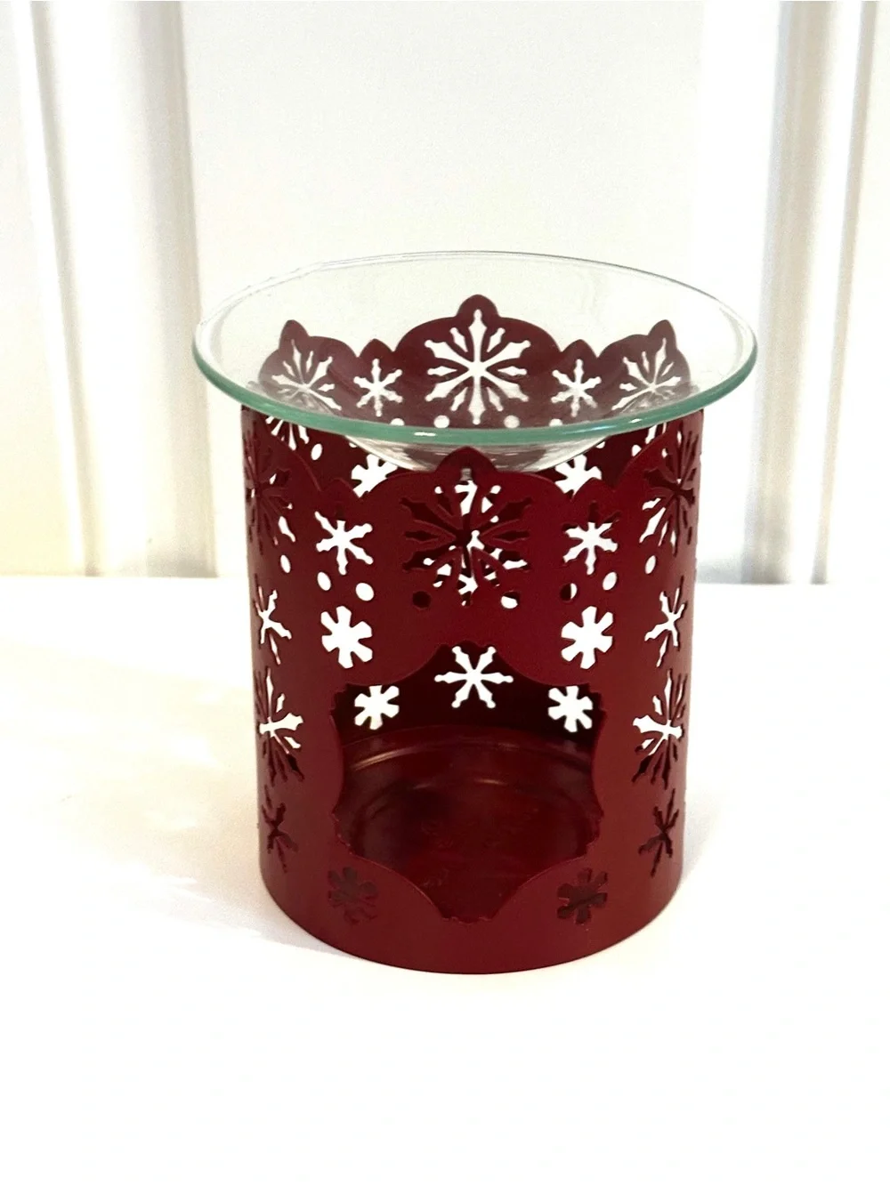 PartyLite Winter Lace Metal Tea-Light Sleeve Candle Holder & Glass Wax Warmer